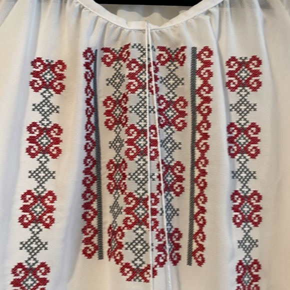 White chiffon embroidered authentic Ukrainian shirt/top/blouse - Picture 2 of 3